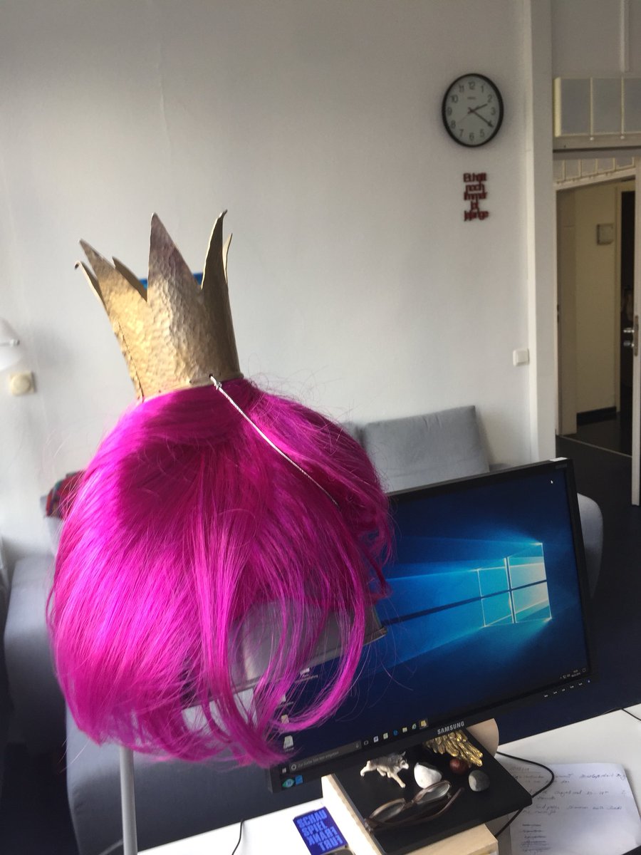 kccblive's tweet photo. #Karneval Office Frankfurt https://t.co/EtTaqYXGIR