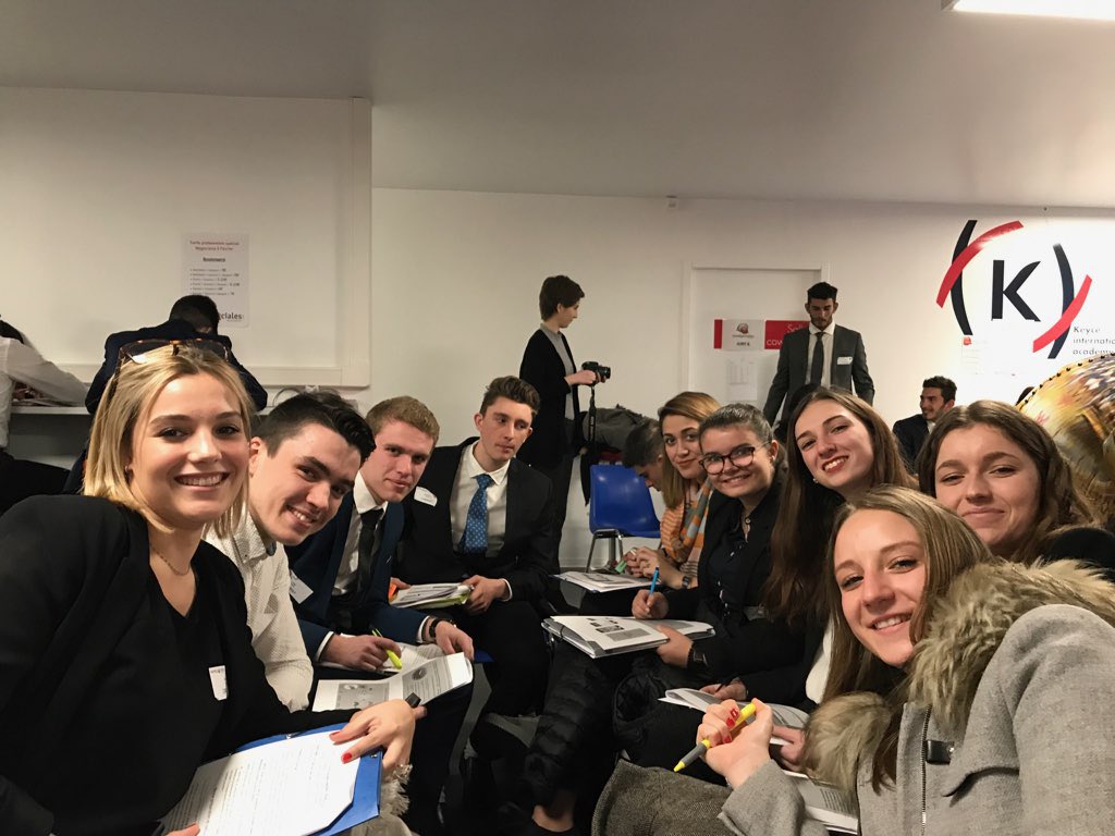 Iutbeziers's tweet photo. Début de journée dynamique pour les étudiants du département Techniques de Commercialisation au concours @lesnegociales aujourd’hui ! @TCBeziers https://t.co/7yOn2nFLH8