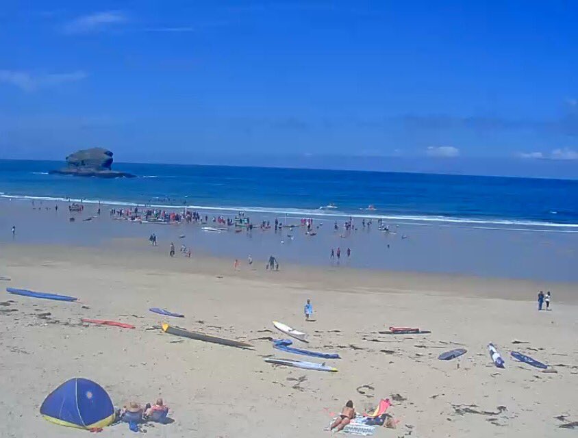 theSeahousePort's tweet photo. It wonβt be long now until we see the #Portreath coastline coloured in like this...π€Get your holiday booked in quick
!
@purecornwall #seaview #summerholidays #cornwall #surf #familytime #timeout #escapetocornwall #poldark https://t.co/KT7cfwMnXE