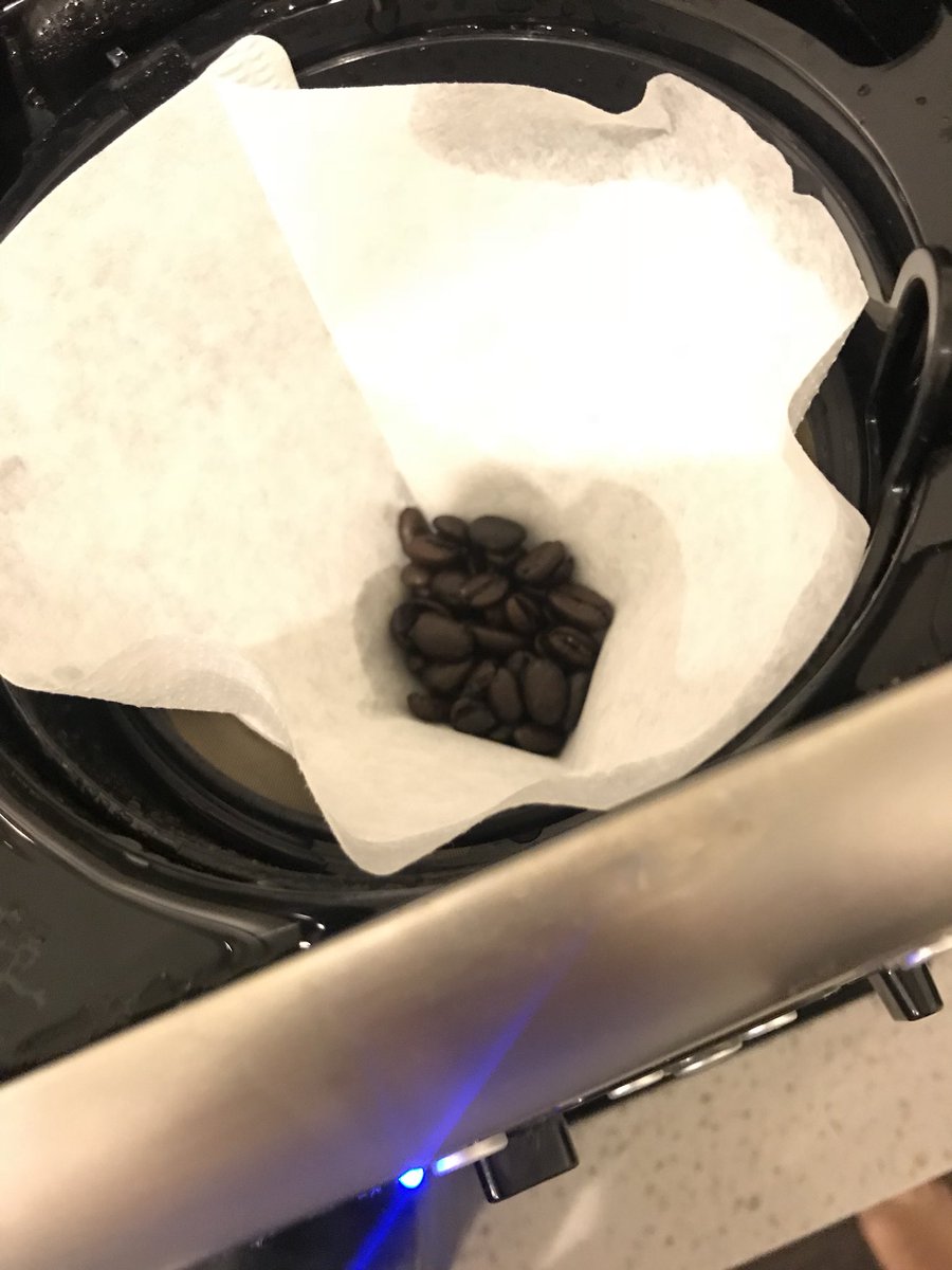 REALTOR_Jacqui's tweet photo. When you try to make coffee before you actually had coffee... #OneOfThoseDays #MissedAStep https://t.co/XeqptYtqjp