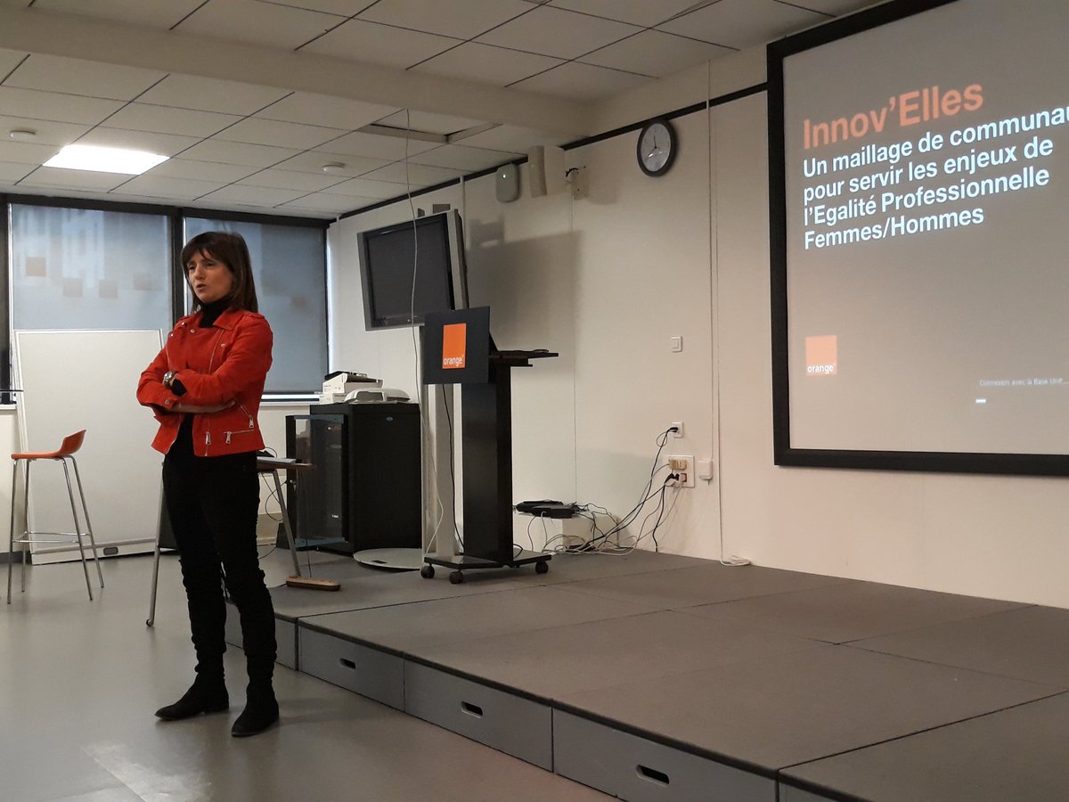 TwittMikler's tweet photo. Un temps de #partage inter-réseaux avec @Innovelles @mixITorange @OdaceOrange et @HMenShareMore animé par @chriscloarec_  :  c'est la co-construction de #mixité et #EgaliteFH chez @orange https://t.co/y4rqmt8yog