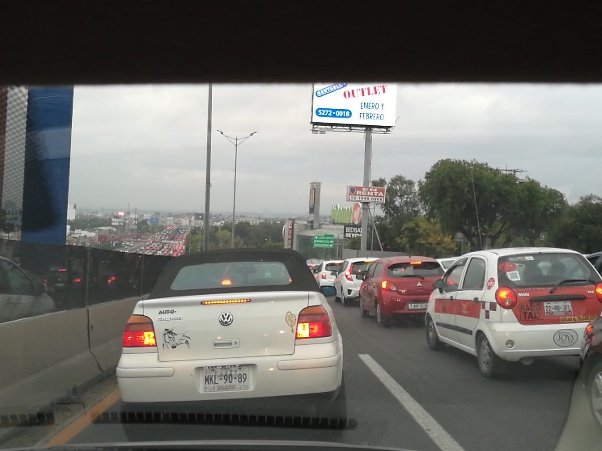 retioDF's tweet photo. Saben que pasa en periférico norte hacia el sur, todo está parado, hasta el segu… https://t.co/5KIDXPQ7St —@iBTH0930 https://t.co/Pk8IvHMsx3