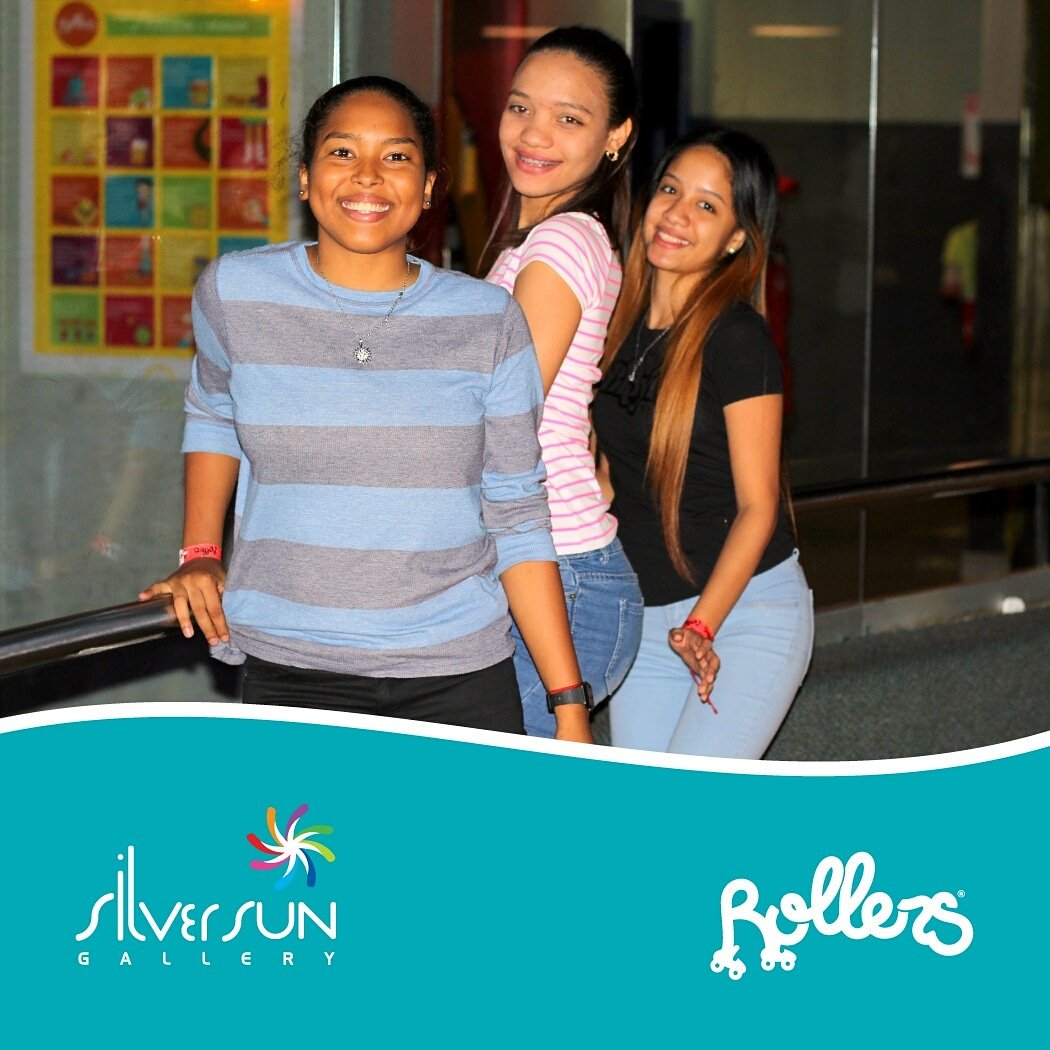 rollers_rd's tweet photo. Esas caras dicen que para nosotros inicia el fin de semana ¡Hoy jueves la diversión será en grande!
#rollersrd #miexperienciarollers #findesemana #friends #aprendiendoapatinar #silversungallery https://t.co/OdgOEyRZ4p
