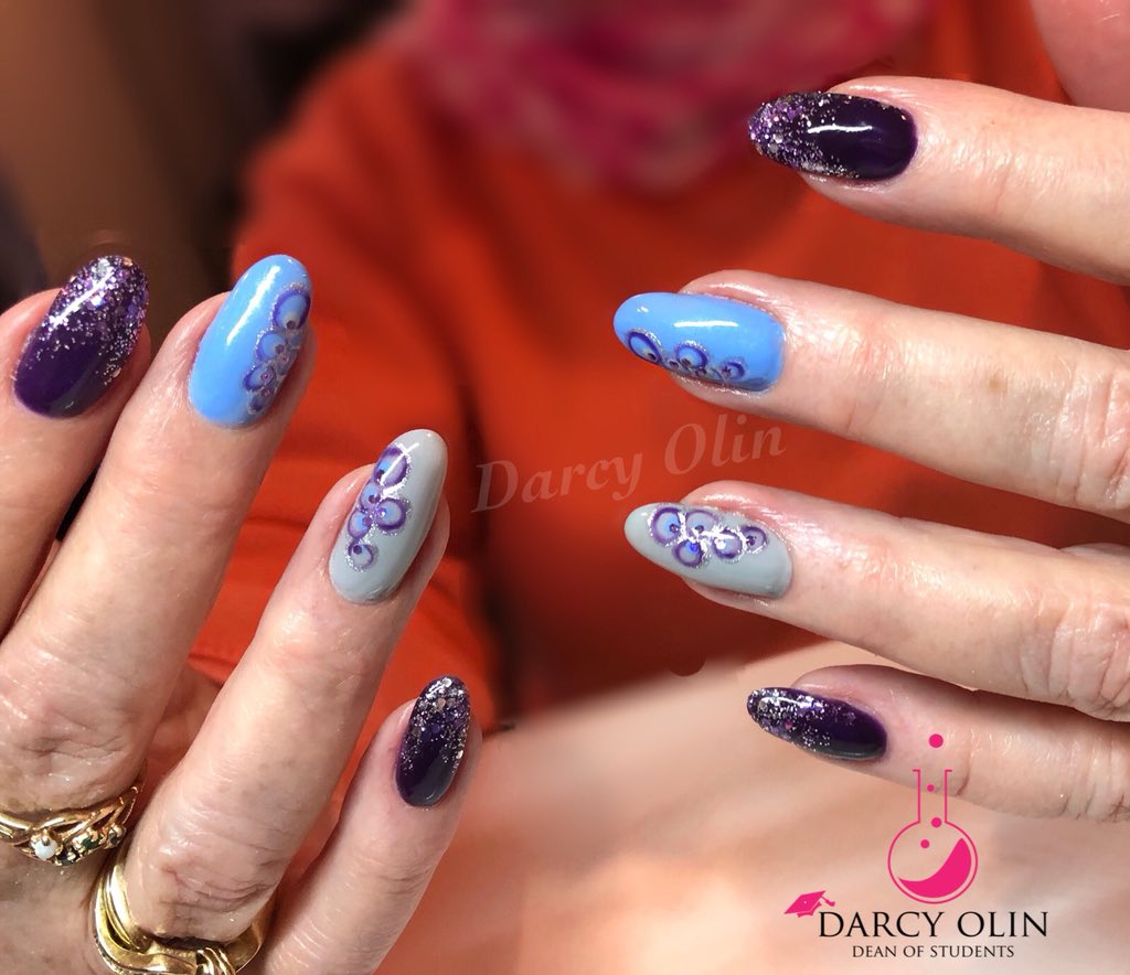 NailsbyDarcy's tweet photo. Don’t you just Love that @LightEleganceHQ nail products All Play So nicely Together!!?? #LightElegance
#lebuttercream #colorgel #glittergel #gelpaint#handpainted https://t.co/D6Kr1Vb7dO