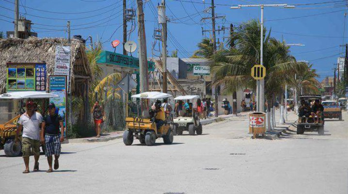 VerasNews's tweet photo. Continúan problemas de drenaje sanitario en #Holbox  https://t.co/ENmIvn2vFB | @luxsima #QuintanaRoo https://t.co/HKk8G5i7iW