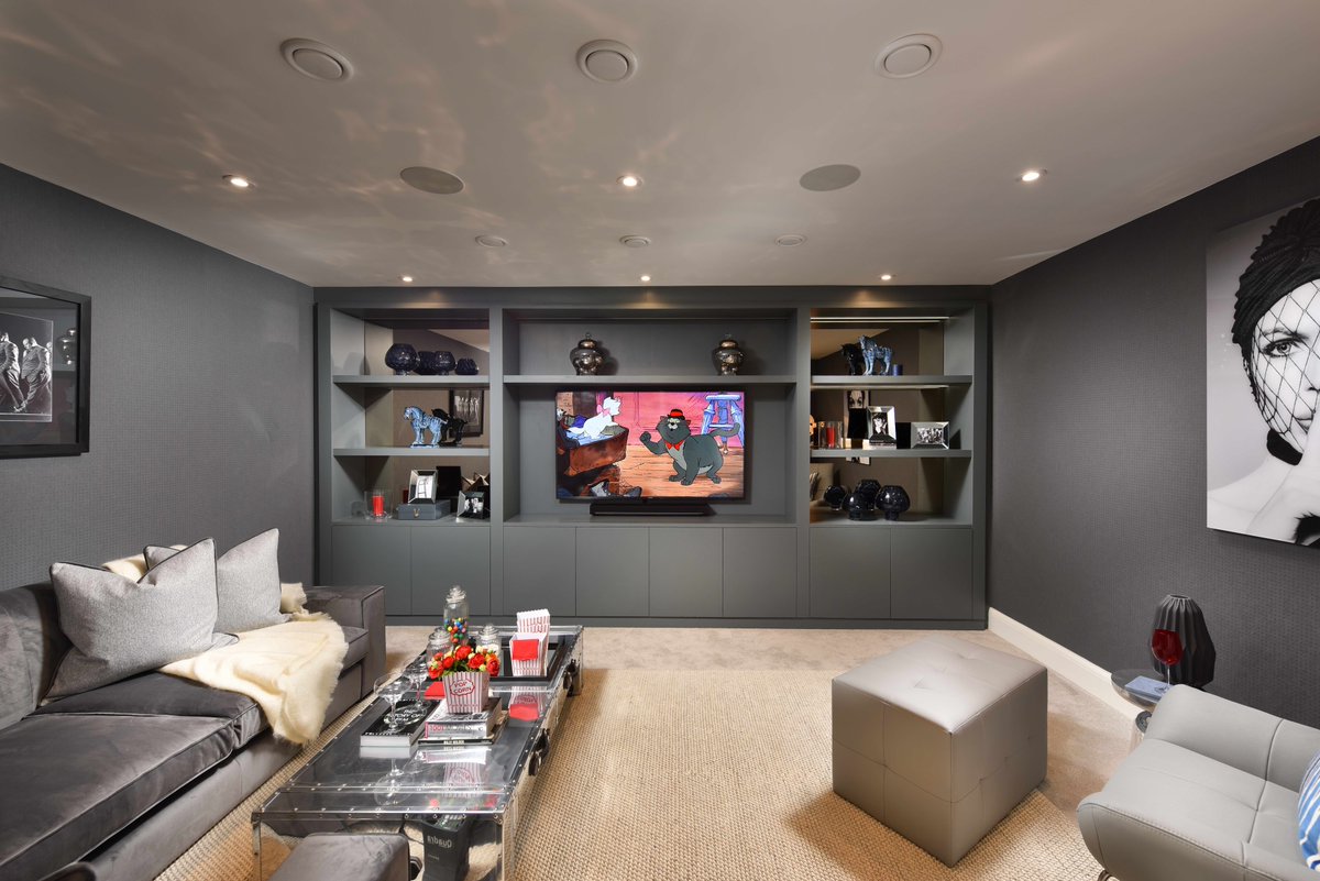 A bespoke media unit we designed for @phoenixinteriordesignuk - we are pleased to offer a special commissons service for our clients.

#FurnitureMaker #FurnitureDesign #Furniture #Luxury #SpecialCommissions #InteriorDesign #InteriorDesigner