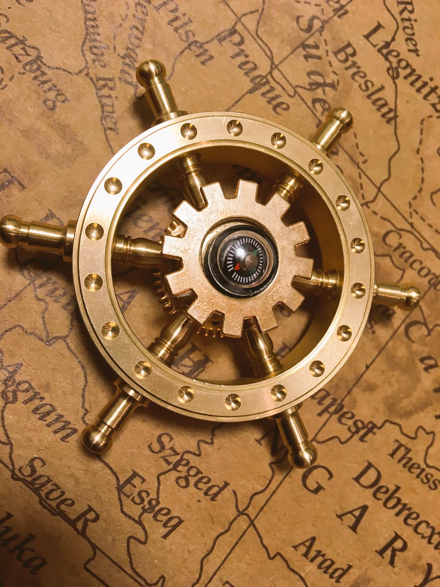 Zahnrad ツァーンラート 1 14 19博多阪急委託出店 Pa Twitter Zahnrad製作品 蒸気航海指針ハンドスピナー ギア エクストラ ハンドスピナー どちらも滑らかで長時間回転します 後者は中央の小さい歯車も回転します 次回イベント出品予定です