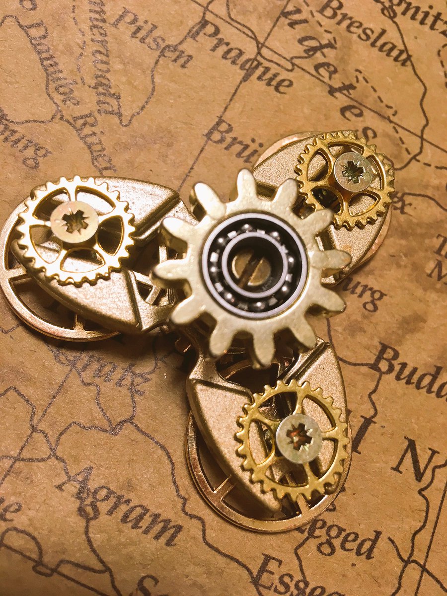 Zahnrad ツァーンラート 1 14 19博多阪急委託出店 Pa Twitter Zahnrad製作品 蒸気航海指針ハンドスピナー ギア エクストラ ハンドスピナー どちらも滑らかで長時間回転します 後者は中央の小さい歯車も回転します 次回イベント出品予定です
