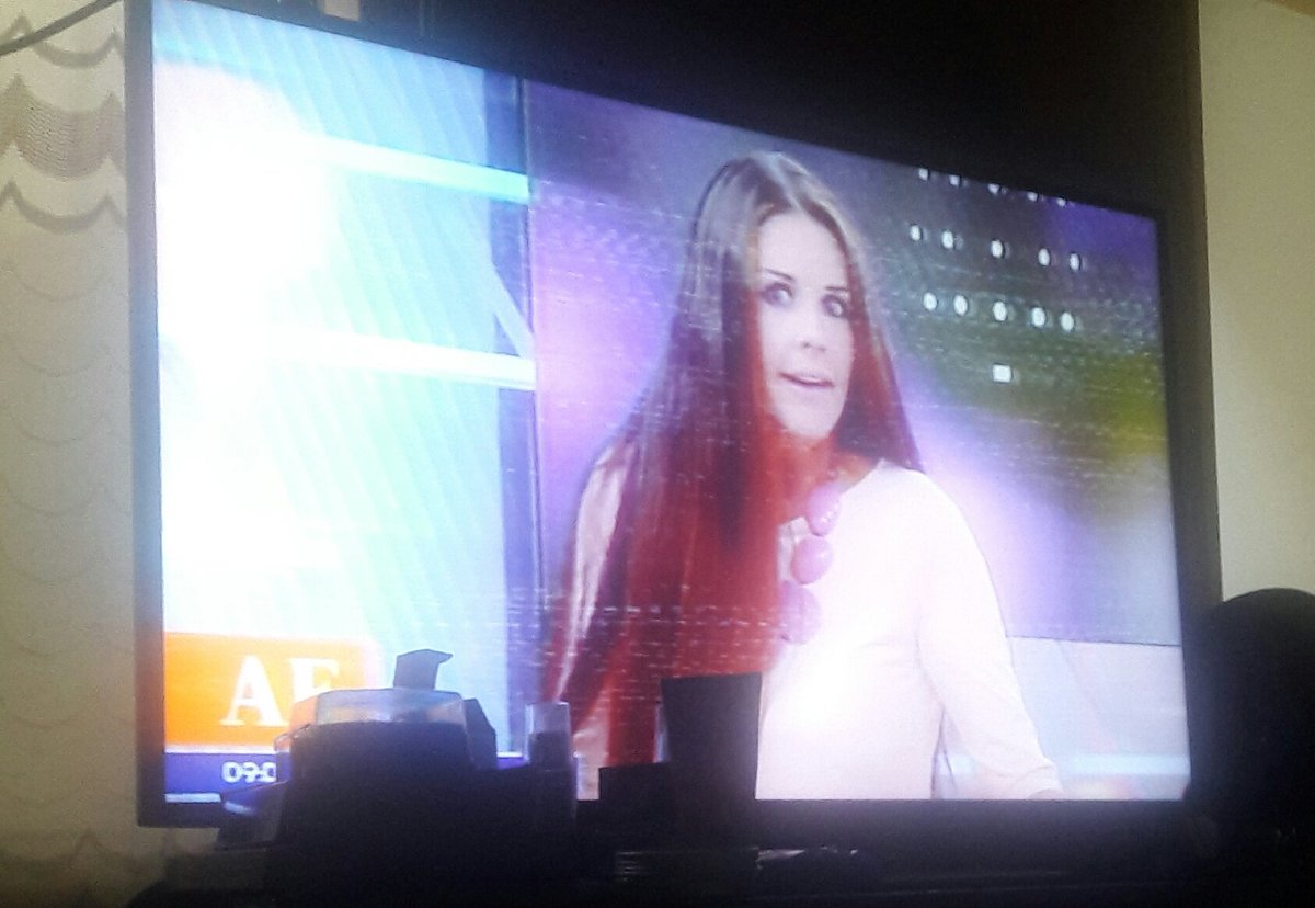 OscarValler's tweet photo. Estos dias que estoy en casa como me haces la mañana con tus cosas @Rescribens que cague de risa #americanoticias 😂😂😂😂 #bailecitos https://t.co/kKb1550oyE