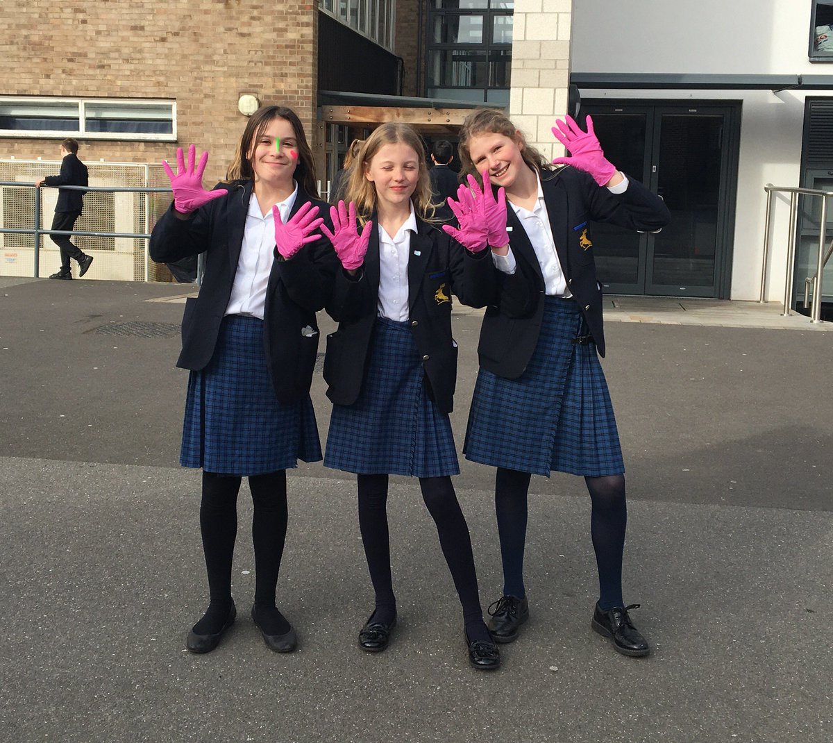 ColfesSchool's tweet photo. As part of our Senior School #PHSEE programme pupils have been discussing the environment - and with Valentine's Day around the corner they took part in a 'Big Clean Up' to show maintenance staff how much they appreciate the work they do to keep our school clean and tidy ❤️🌍 https://t.co/QcYdI7AeUW
