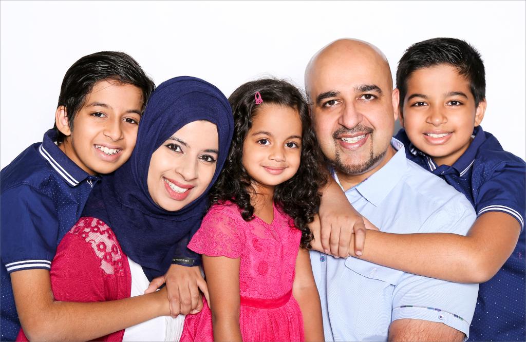 WeAreCisco's tweet image. &quot;My mum is the boss of @Cisco!&quot; 

Watch out @ChuckRobbins! 😊

This #womanintech reflects on her 10-year #Ciscoversary, balancing #MomLife &amp;amp; #Career and where she&apos;ll grow from here.  cs.co/6013DOP19