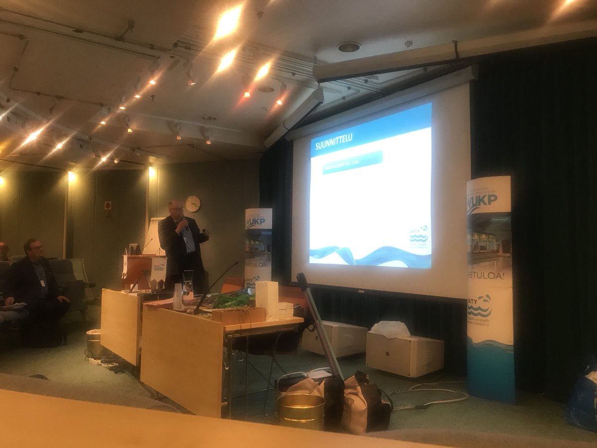 ukty_ry's tweet photo. Rakentamisen aikataulutus on tärkeää - myös #uimahalli rakentamisessa. @jukka_maja @VahanenYhtiot kertoo asiasta tarkemmin uimahalli-kylpyläpäivillä #VUKP2018 https://t.co/zi6jSeCQy1