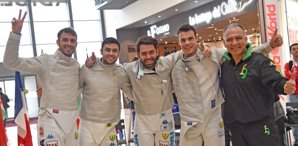 #SCHERMA. <a href="/Federscherma/">Federscherma</a> <a href="/GigiSamele/">Luigi Samele</a> e #FrancescoDArmiento Campioni d’Europa a squadre! - goo.gl/M2mSwZ