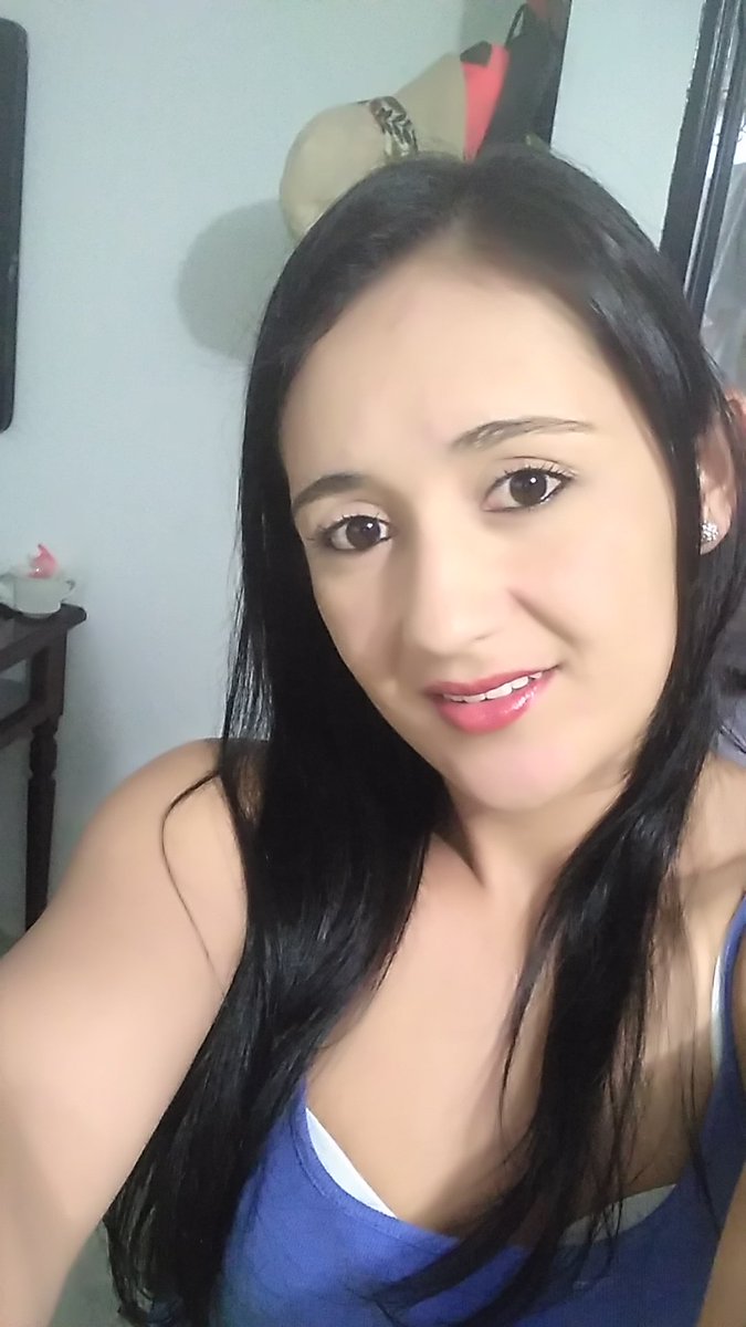 vanemaria2428's tweet photo. @AcaEntreNosCol @maytetuguia María Vanessa Ramírez Castañeda el 28 de febrero de 1990 https://t.co/2D2J1oyt7A