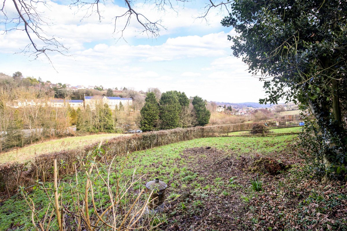 Humberts_Ciren's tweet photo. New Instruction - Nailsworth - £700,000
A deceptively spacious four bedroom family house with generous gardens and impressive valley views.
#Nailsworth #FamilyHome #ForSale #ValleyViews #Gloucestershire #Humberts https://t.co/iYbPr4tSoO