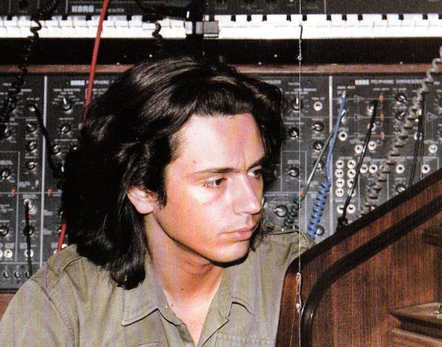 bosskax's tweet image. Jean Michel Jarre is really helping me through the day...he&apos;s looking after the inbox!! #equinoxe #outlookinbox #outlookequinoxe