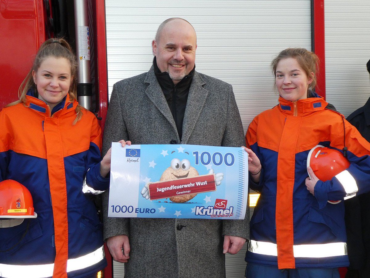 Klasse! Die #Jugendfeuerwehr Wust in der Stadt #Brandenburg hat 1.000 Euro im Wettbewerb "Krümel hilft!" der Brotmeisterei Steinecke gewonnen, die 2017 deutschlandweit 24 x 1.000,- Euro für Projekte von Kinder- und Jugend-#Feuerwehr‘en ausgelobt hatte.
stadt-brandenburg.de/presse/kruemel…
