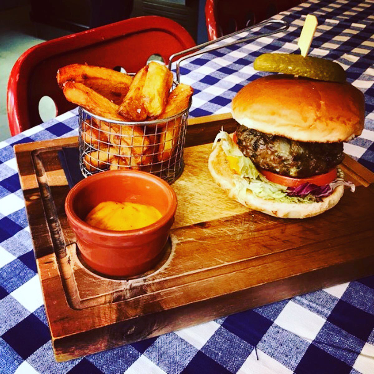 TONIGHT is the NIGHT...our BURGER EDITION of our Thursday Supper Club From 6-9pm come and try 3 of our best chef creations with a choice of sides &amp; if you've got room 3 puds too.....1 main course £10//2 courses £15// 3 course £20...SEE YOU THERE? <a href="/VisitRamsgateUK/">VisitRamsgateUK</a> @VisitThanet