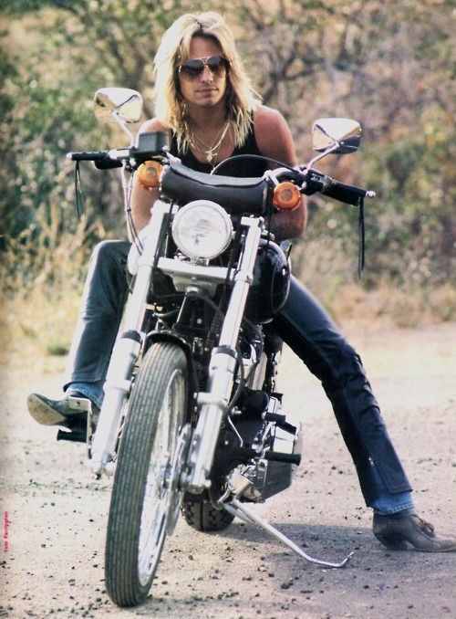 Happy Birthday to the one and only Vince Neil!! 