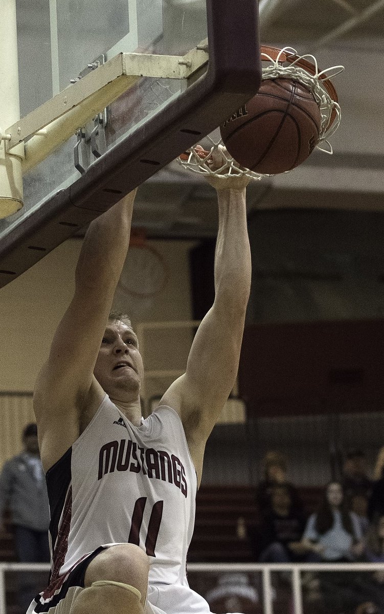 thepauldineen's tweet photo. Trey McBride (@mcbtrey) of #FortMorganMustangs #Basketball slam dunks at the end of the #PonderosaMustangs game, Feb 3, 2018.

Congrats, Trey, on signing with CSU!  I lived there for 27 years.  Too bad I'll miss your continuing athletic successes. https://t.co/isi2Fl4PZY