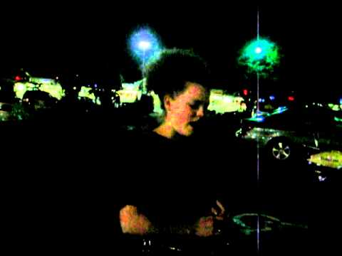 Jenn Blosil sings in the parking lot @ village inn... ~  americanidol.grayraindrops.com/site/jenn-blos… #JennBlosil