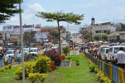 Bukavu : Des bandits armés tuent une personne à Kadutu et attaquent 27 ménages à Ibanda radiomaendeleo.info/bukavu-des-ban…