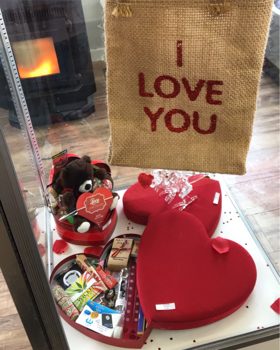WickedLettuceSS's tweet photo. Valentine's Day is getting closer! Don't miss out... #Valentine #wickedlettucesmokeshop  https://t.co/CKznstO8w8 https://t.co/Dl1ynCKFAw