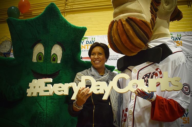 DCDPR's tweet photo. #TBT yesterday, with a hot topic being recess time @MdPublicSchools we joined @MayorBowser and others to give recess style #DPRRecDay to the entire @SousaMIddle1 for their improved attendance. #EverdayCounts #WhereFunHappens #EdWeekDC https://t.co/TJhMXfgZ7q