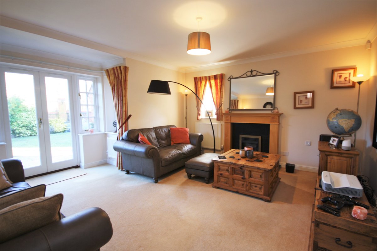 Denisons's tweet photo. PRICE REDUCED
Ringwood - OIEO £495,000
This impressive four/five bedroom detached house is on an exclusive development nestled in a woodland setting. Offering tranquil, executive living, the property boasts spacious accommodation throughout. 01202 484748. https://t.co/UWtv9t3u34 https://t.co/2erR4R0esV
