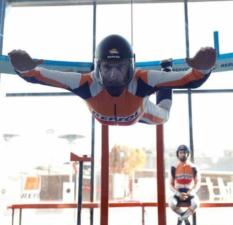 stojmanovska2's tweet photo. Aerodynamic lesson with #MM93 and #DP26 😀💖 #RepsolTeamFly2018 #WindTunnel https://t.co/QOgJoK3VWk
