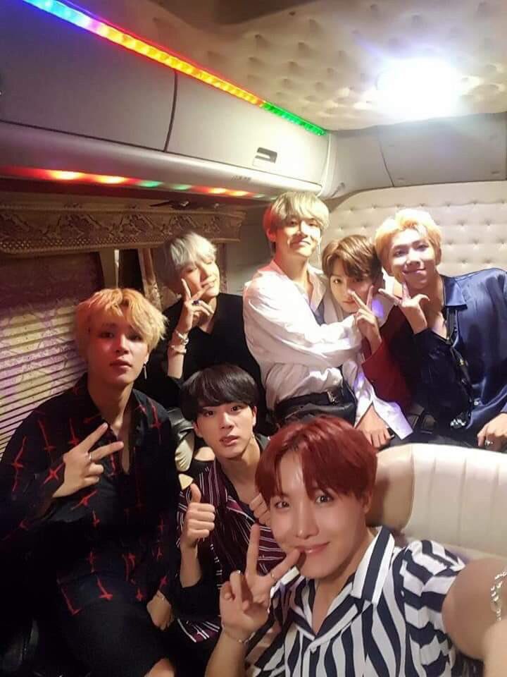 venni_y's tweet photo. 홉이 말대로 이제 시작이야
너희가 가고자 하는 곳까지 갈 수 있을거야
항상 응원해!!!!!!!!
잊고싶지 않은 날들을 주어서 고마워!!!!!!
🐨🐹🐱🦄🐥🐯🐰✨✨
#iHeartAwards #BestFanArmy #BTSARMY @BTS_twt https://t.co/p5suRGJ7Wj