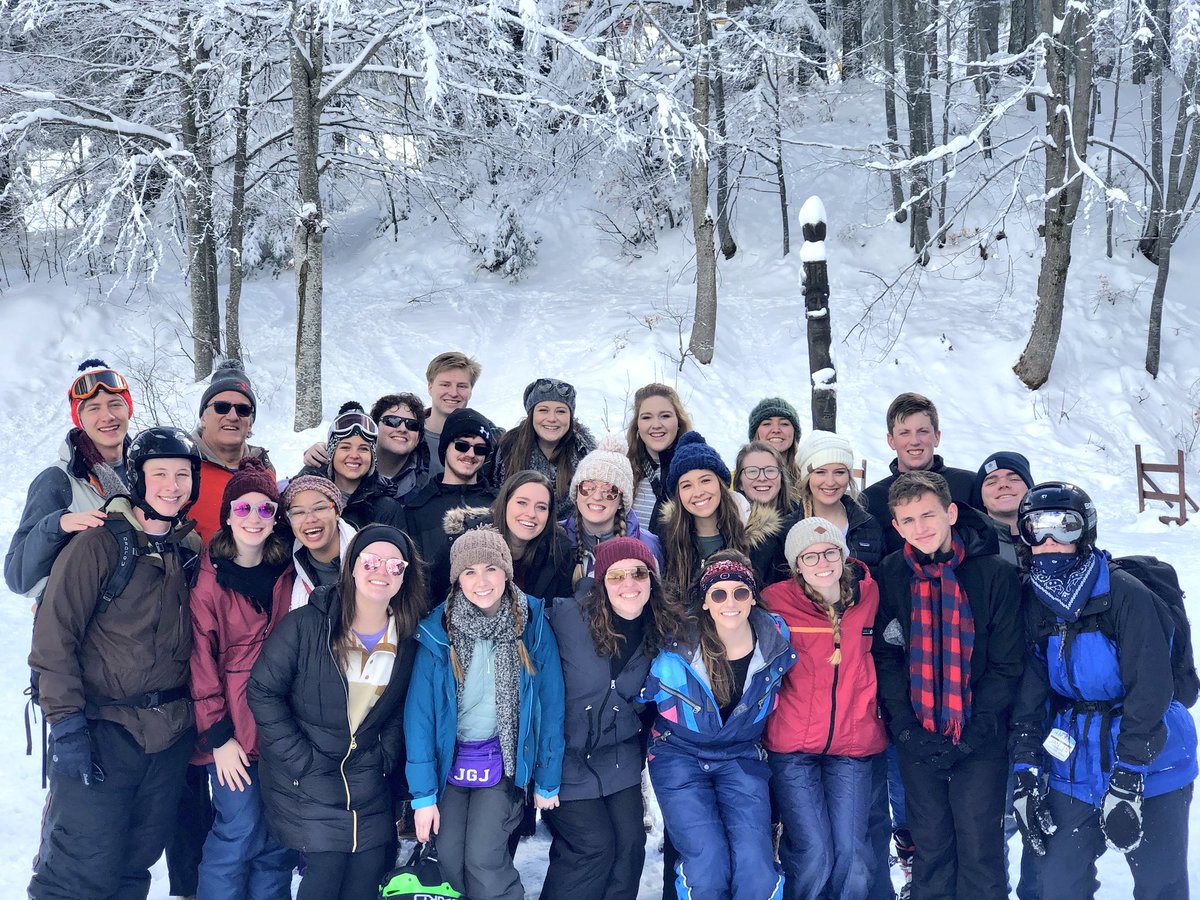 HUFlorence's tweet photo. Another amazing day at Abetone and a successful ski trip for #HUFSpring2018 https://t.co/emCqqaW24P