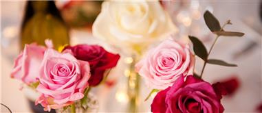 Vier de liefde bij Valk Exclusief! Boek nu snel het Valentijnsarrangement via va.lk/I93Iw en geniet van de liefde! #valentijn #valkexclusief #vandervalk