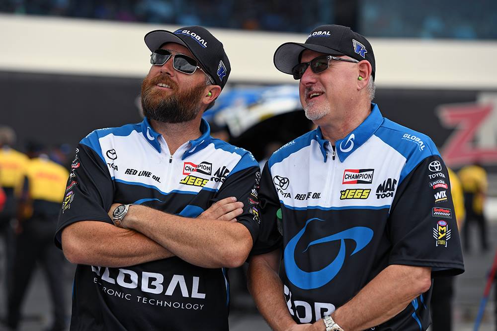TeamKalitta's tweet image. .@ShawnLangdon333 makes his official Funny Car debut TOMORROW! To celebrate, we're giving away a @GETTRX crew shirt to one lucky fan😉 RETWEET for a chance to win! #KalittaStrong #FastestNameInCreditCardProcessing #giveaway