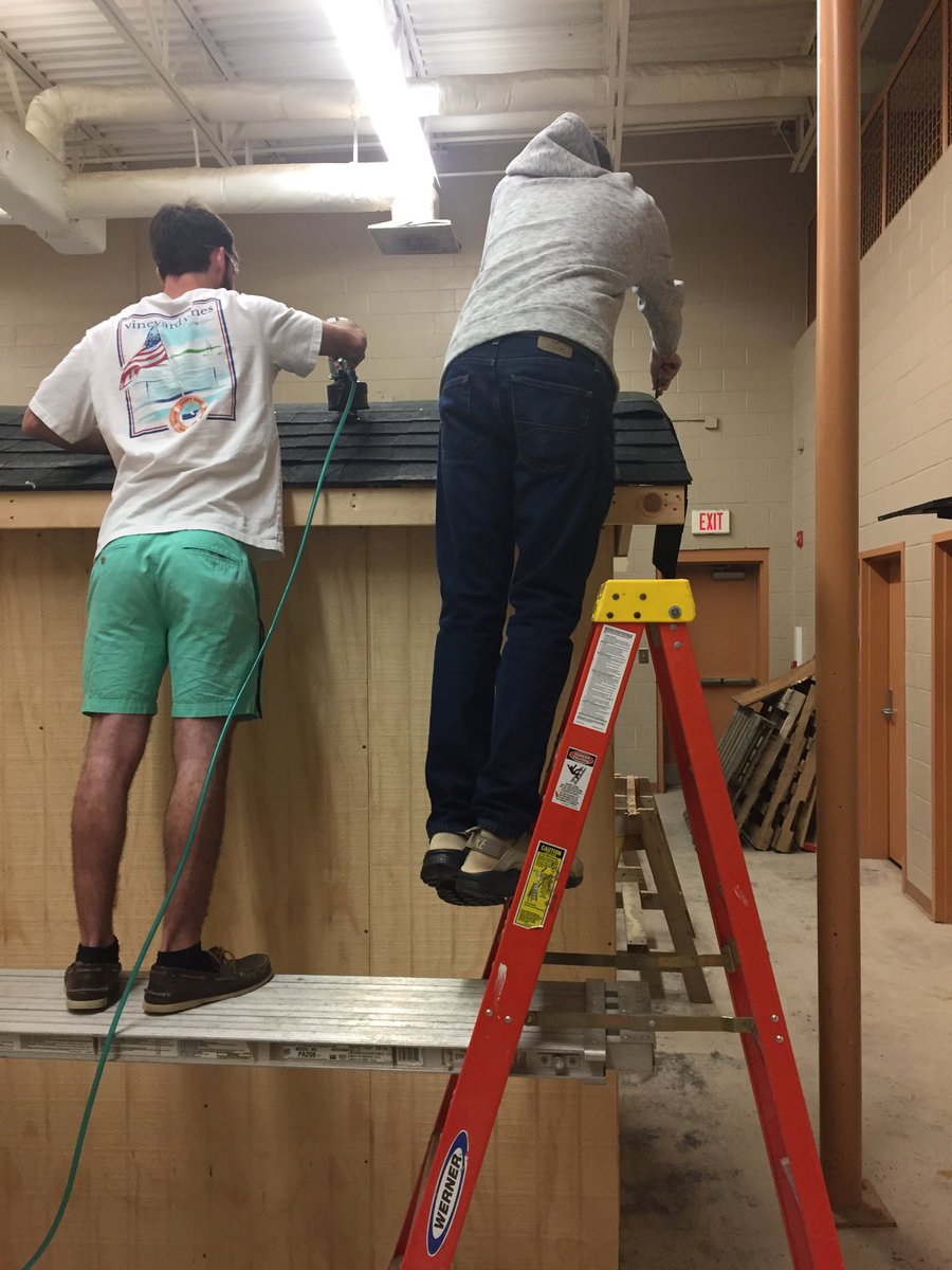 mcnattpat's tweet photo. #PHSCATE #CTEMonth #Lex1CATE Building Construction 2 class learning the place shingles! https://t.co/kG8nMDwWyo