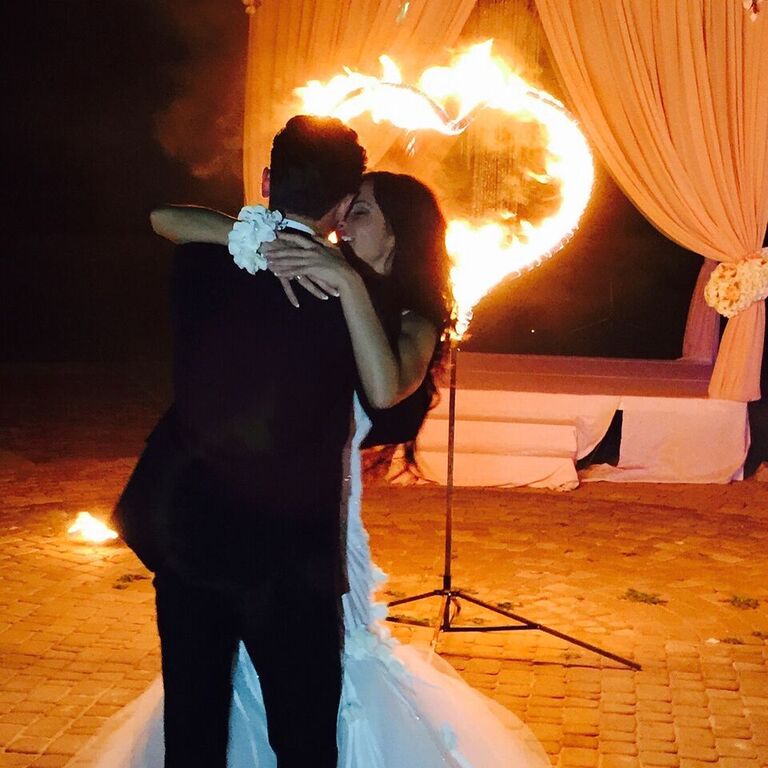 EncoreRocks's tweet image. Surround yourself with happy,