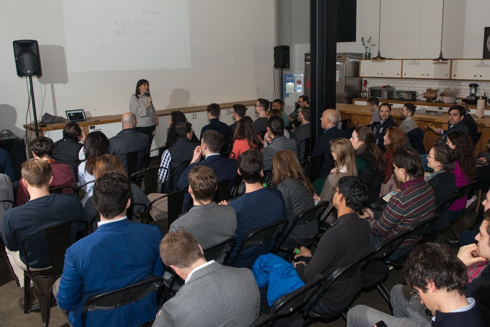 foodtechconnect's tweet image. Last week we brought innovators together to explore the future of AgTech. Shout out to @AgFunder for putting together an awesome lineup w/ @amerobotics @VinsightCo @Calyxt_Inc @freshboxfarms @AdaptNitrogen. We'll be announcing more meetup dates soon. Stay tuned! #foodtech #agtech
