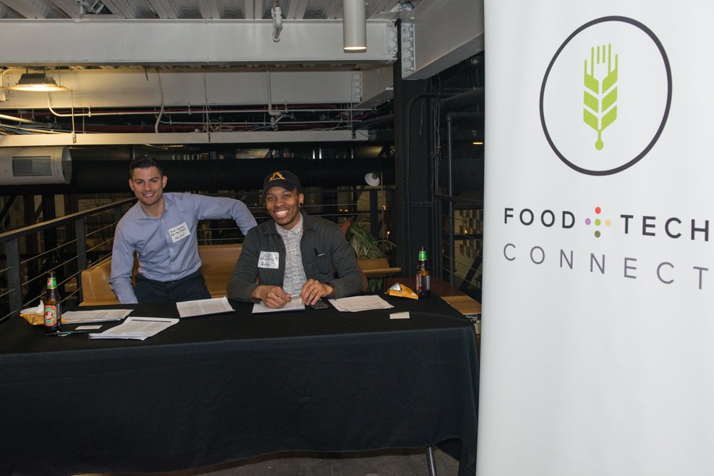 foodtechconnect's tweet image. Last week we brought innovators together to explore the future of AgTech. Shout out to @AgFunder for putting together an awesome lineup w/ @amerobotics @VinsightCo @Calyxt_Inc @freshboxfarms @AdaptNitrogen. We'll be announcing more meetup dates soon. Stay tuned! #foodtech #agtech
