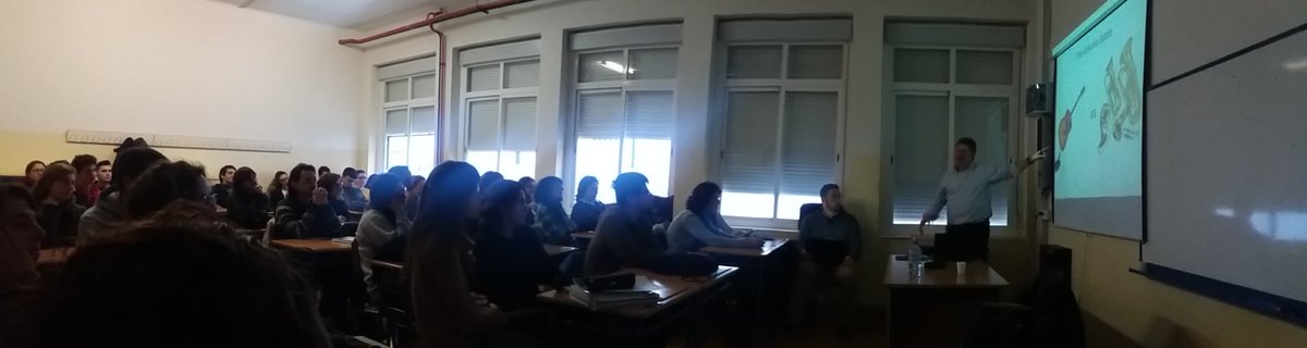 Humberto_oup's tweet photo. @EOIJaenXauen @OUPELTGlobal @jorange64 Excellent talk about Music in OEI Jaén. https://t.co/AlGOdUIPCz
