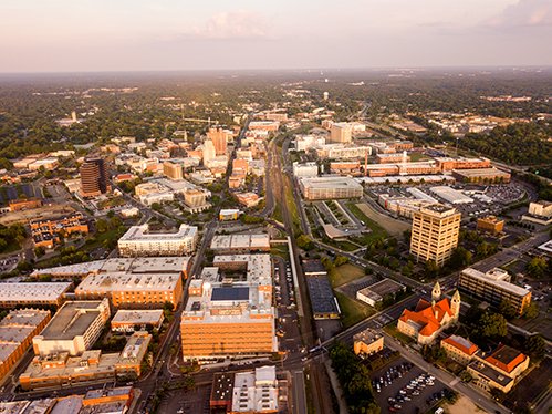 Bartlett_Durham's tweet image. Soon to be established in one of North Carolina's fastest growing markets with each and every detail perfected. Designed by renowned local architect Ellen Weinstein, The Bartlett is proud to call #DurhamNC home.