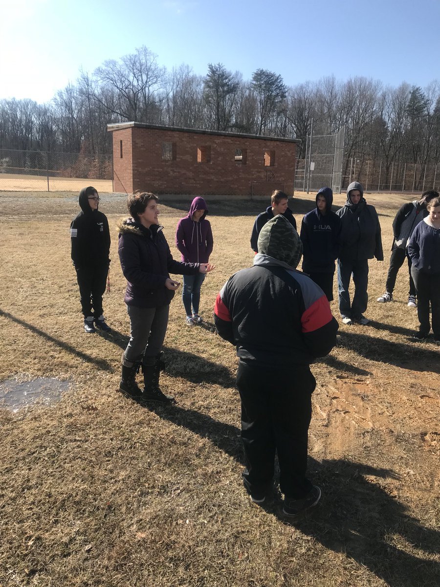 TheKoolestDoc's tweet photo. Kudos 2 Ms. Albro 4 taking learning outside the classroom. Students were learning abt the elements of dirt in their Earth Science Class | #Observations #AdminKOOL #DrKool | @ccpssupt @CCPS | @LackeyHS https://t.co/jQXSqLYKP8
