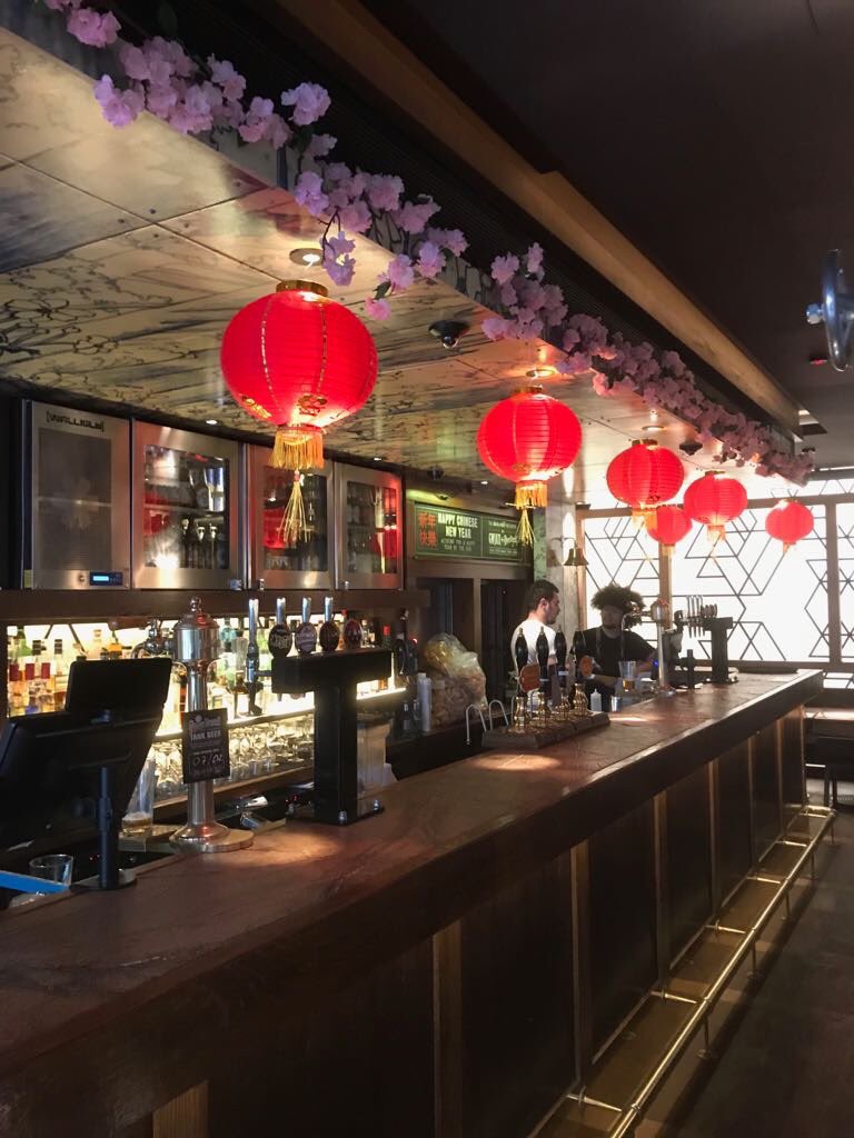 thegooddenlife's tweet photo. Best time of year ➡️ Chinese New Year! Kinda because it means spring is near but mainly because you can eat dumplings all day erryday! @theduckandrice has got #ChineseNewYear2018 covered! Need convincing? See my blog ➡️  https://t.co/1KlrVYsYPJ 🥟🎇🎉🇨🇳#foodblogger #foodie https://t.co/DBbnQ6BJL2