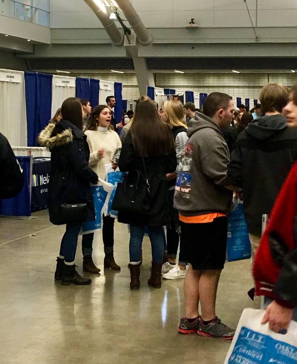 Dempsey_Dreams's tweet photo. @HFAPgh juniors at the @NACACedu college fair! So much to see and do!! https://t.co/ylIEHSqSlH