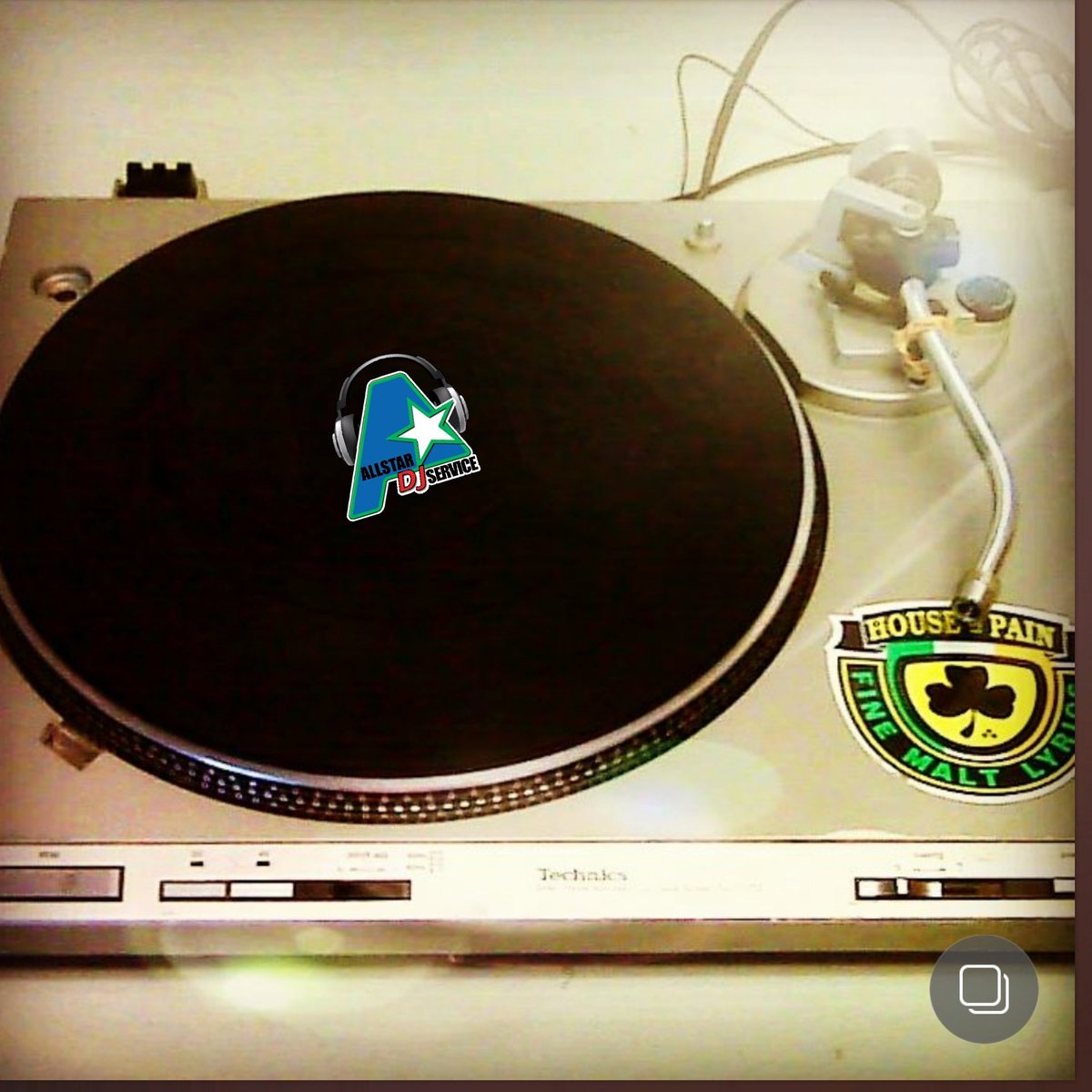 wegotthejams's tweet photo. #tbt: where it all started
#wegotthejams #turntable
#recordplayer #componentset
#eventdj #stldj #mobiledj #partydj
#bookadj #djs #moodmusic
#birthdaydj #weddingdj https://t.co/SygUatPpGZ