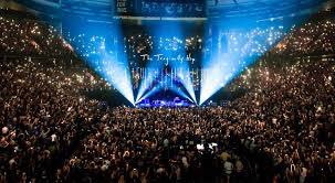 TheHipFans's tweet photo. "In your eyes, what love looks like, it's still the longest thing that I do" 
#WhatBlue #TheHip #30daysongchallenge #Day1 #SongTitleWithAColour 💙💙 
#ThrowbackThursday #MMPTour 
>>https://t.co/RvnR66OKrq<< https://t.co/XYxlVrHj4K