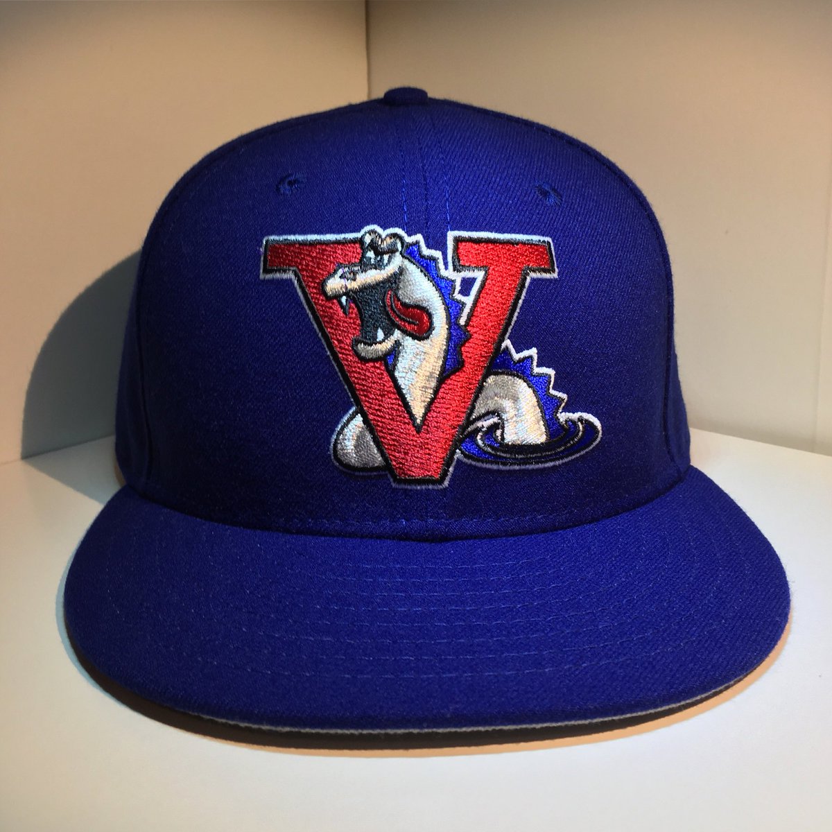 24HCInc's tweet photo. 💎Throwback Thursday Fitted! 1994-2005 Vermont Expos Retro On-Field MiLB @NewEraCap 👉🏽This Beauty makes me miss the Montreal Expos even more than I already do!  #Classic @MLB @MiLB @HatClub https://t.co/WuRmIQ0oRT
