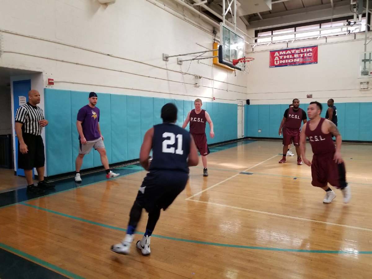 NYPDSport's tweet photo. #HappeningNow @NYPDTransit #TD32 shooting a basket as they take on @NYPD67Pct in the #pcsl basketball league game today! Good luck to both teams! #Basketball #ballislife @NYPDONeill @NYPDnews @NYPDDCA @NYPDBklynNorth @NYPDCommAffairs https://t.co/GII5lTrmiO