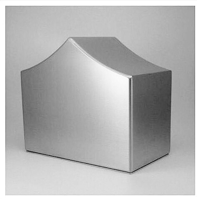 MajesticDispays's tweet image. #CustomizableDesigns #handcrafted #handmade #stainlesssteel Cremation Urns #keepsake #peturns 🙏🏼 February #Sale in our #etsyshop #etsyhandmade #etsyfinds #etsy #EtsySellers #MadeInUSA