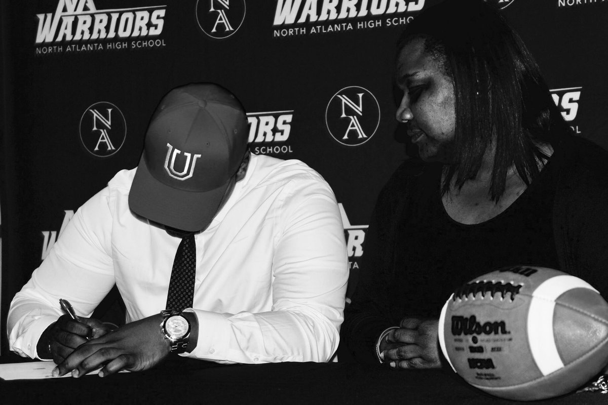 aadolph77's tweet photo. It’s been a long time coming but I found the school the I’ll call home for the next 4 years glad I to be officially committed to Union College #RepTheU #GoDawgs https://t.co/py2c3UfuNA