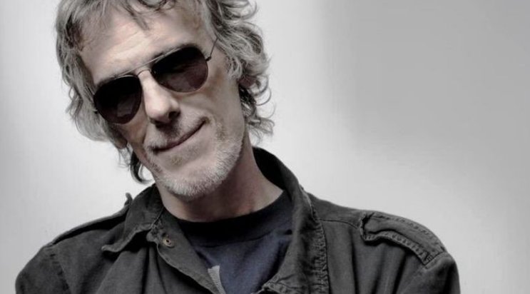 “Deja tu miedo atrás, alguien te sonreirá. Abre tu mente al sol. Todo irá mejor.”
#SpinettaEterno